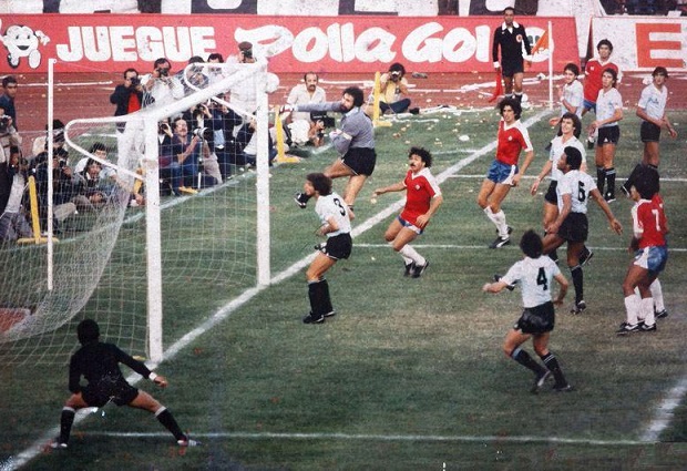 Recuerdos de La Roja: Chile frente a Uruguay en el Estadio Nacional